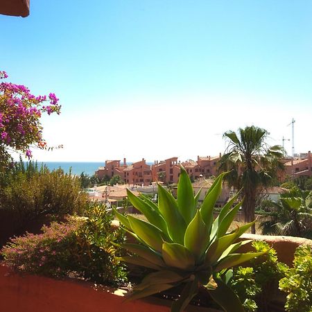 Bahia Beach Apartments Estepona Szoba fotó