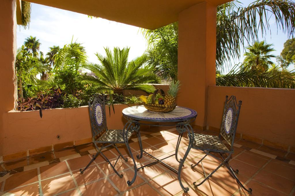 Bahia Beach Apartments Estepona Szoba fotó