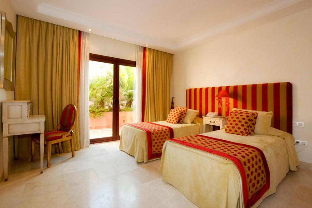 Bahia Beach Apartments Estepona Kültér fotó