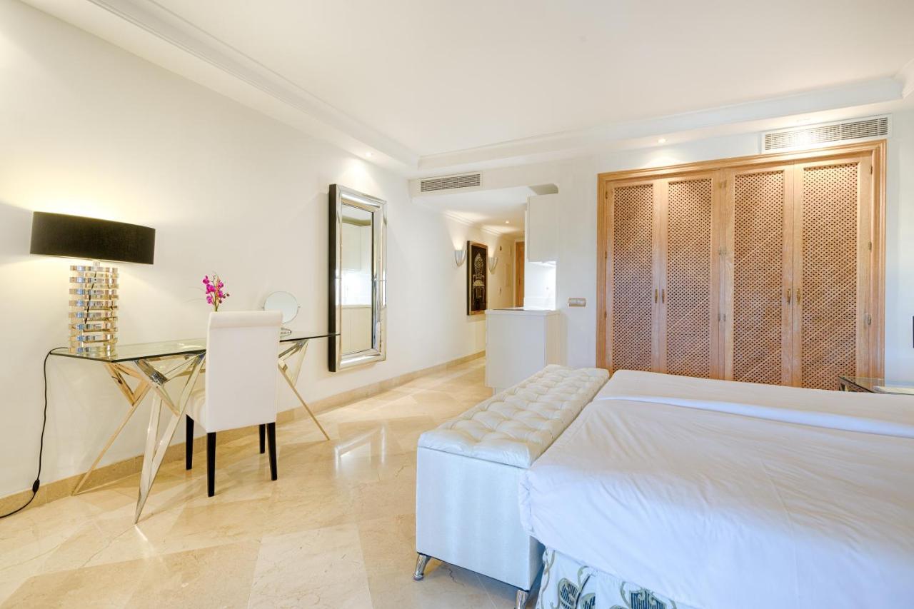 Bahia Beach Apartments Estepona Kültér fotó